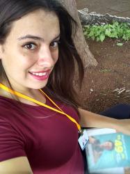 ThaÃ­sa Buenno no trabalho