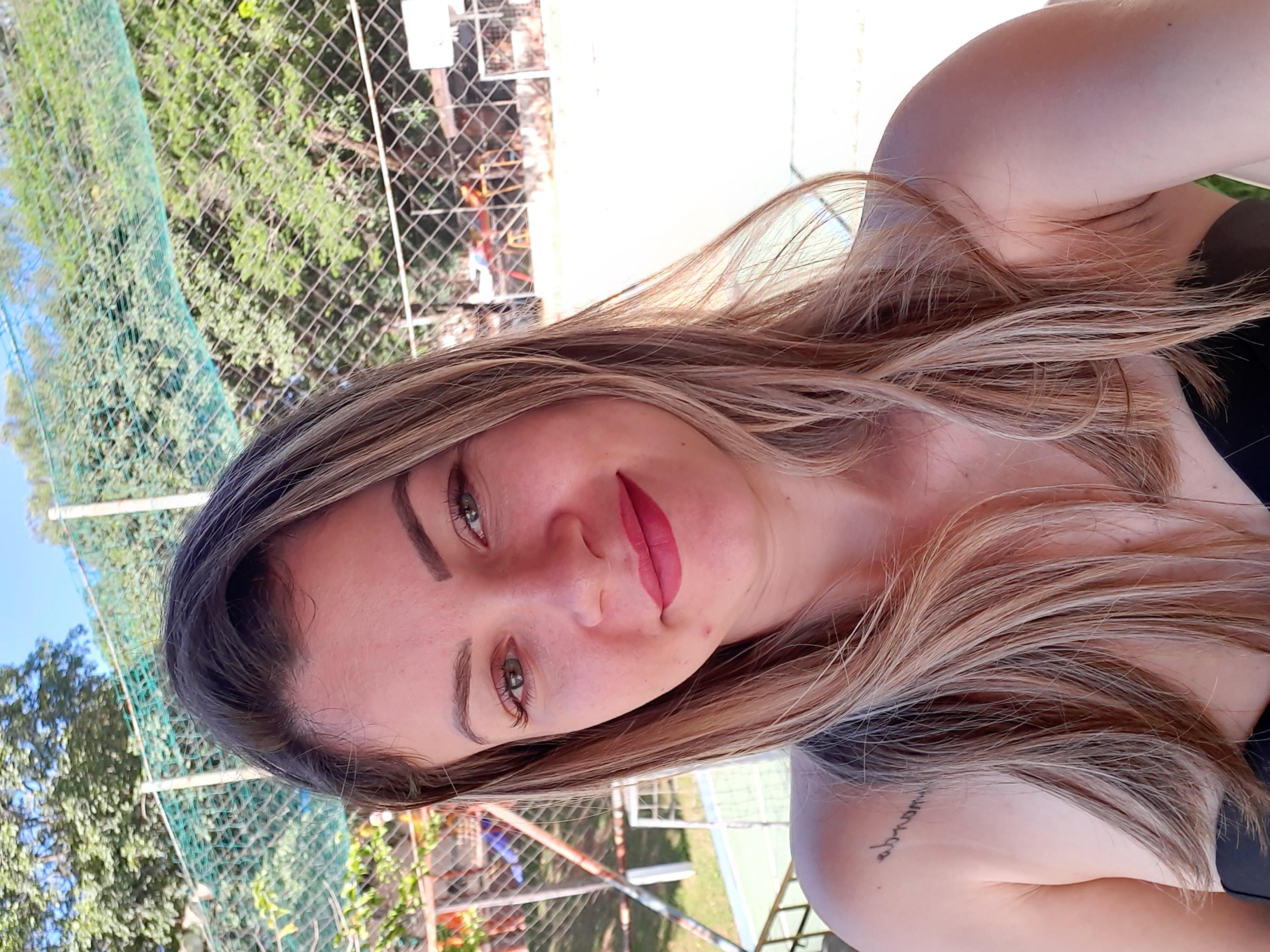 Mariana Cristina S****