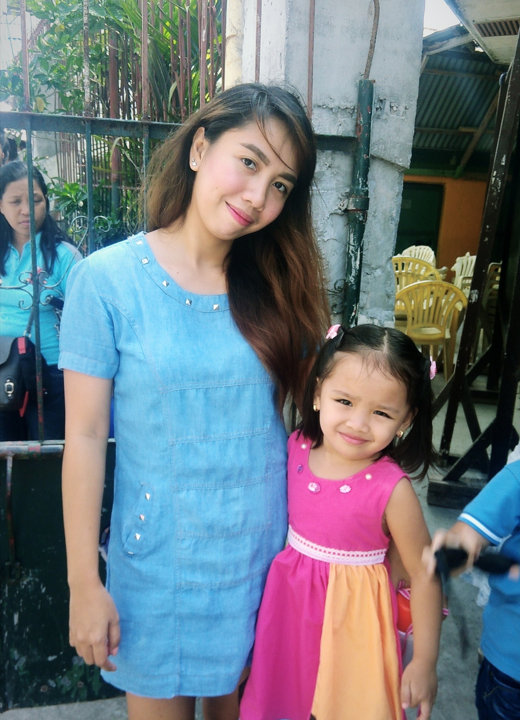 charlotte-female-filipino-surrogate-mother-from-manila-in-philippines