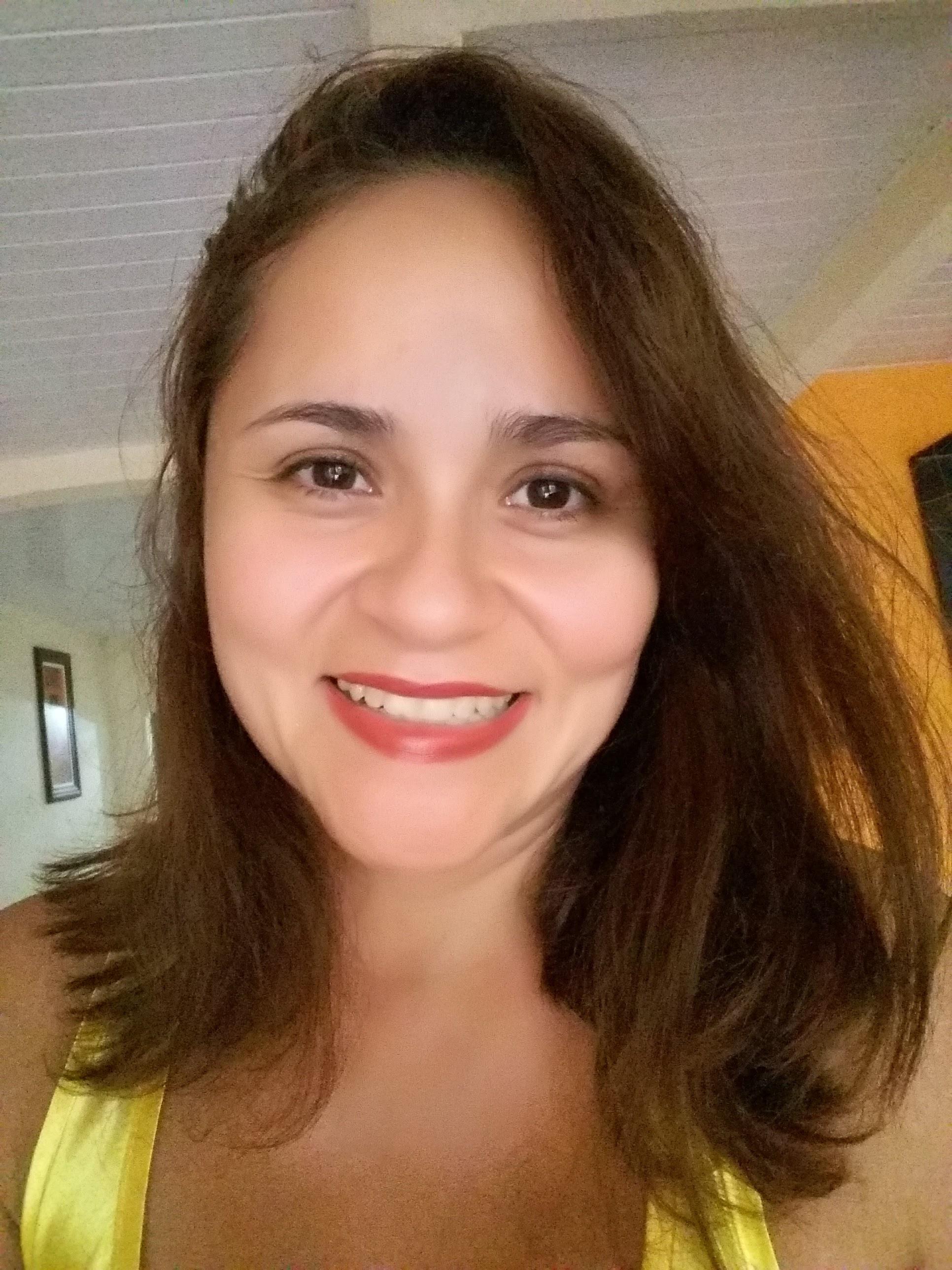 Luana Andreza Chaves T********