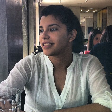 Layra v*************